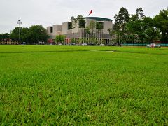 ベトナム  連邦政府庁舎
タンロン遺跡とホーチーミン廟の間にあります。