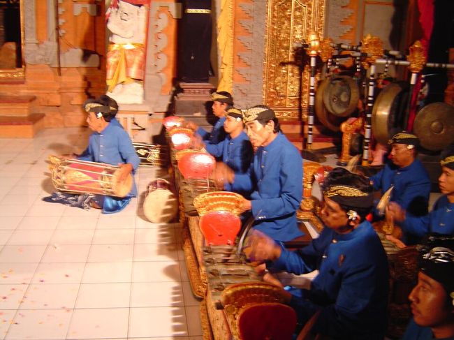 バリ島・ガムラン音楽 Gamelan / Barongバロン Dance ２枚