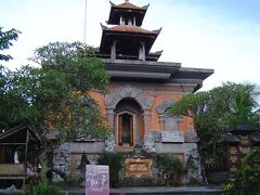 ウブド中心にあるウブド王宮．夕刻にここにレゴンダンスを見に来る予定．