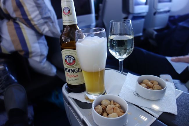 ウェルカムシャンパンの後はビールと白ワインでスタート。