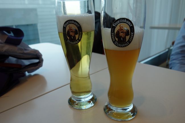 食べ物はほとんどなく、スナックと飲み物位。