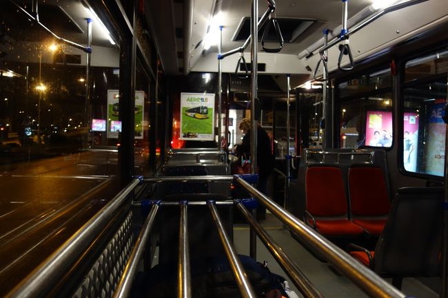 バス内はガラガラ～