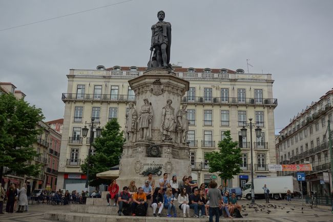 カモンイス広場。