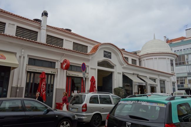 ビッカ線乗り場から市場までタクシーで5ユーロ。<br />市場入口。