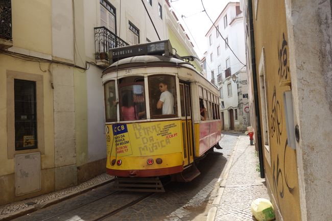 おなじみの28番。<br /><br />夕食は19時に予約してあるので軽くつまんで飲みたいのですが、なかなか良いお店がなかったり混んでいたりで、ひとまずホテルに帰りましょうか。