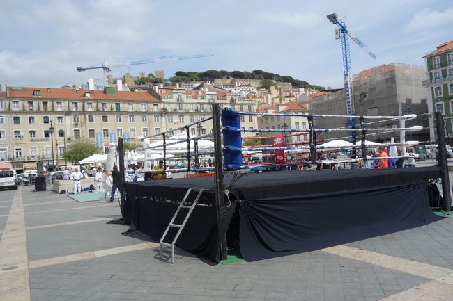 フィゲイラ広場にボクシングのリングが何故？