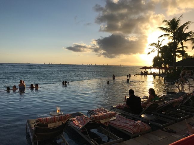 ５年ぶり、７回目のハワイでした。<br />連れて行って貰う旅行から卒業して、旅の有り難さに気が付いたのがここ数年<br /><br />英語も話せず、口コミ情報に頼り切った内容ですが、今のわたしたちには最高の旅でした♪<br /><br />アップが遅すぎ・・・もう夏休み(-_-;)<br />夏休みは、沖縄ヽ(^o^)丿行っちゃいます～～<br /><br />ここまでご覧いただきましてありがとうございました！<br />皆様の旅も楽しく思い出深いものとなりますように(^^)