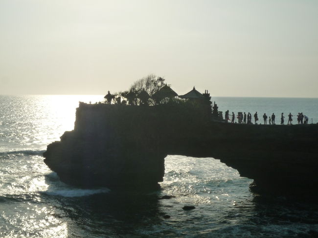 夕日でも有名な、タナロット寺院<br />