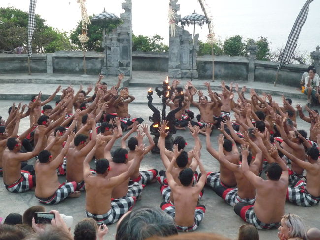 これがケチャックダンスか～