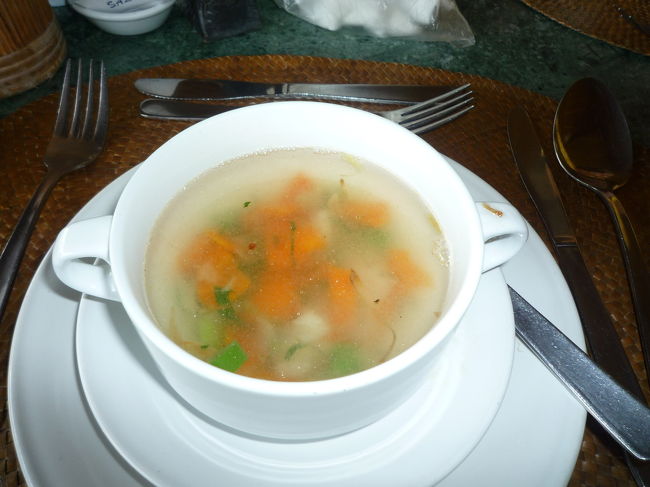 スープもついてました