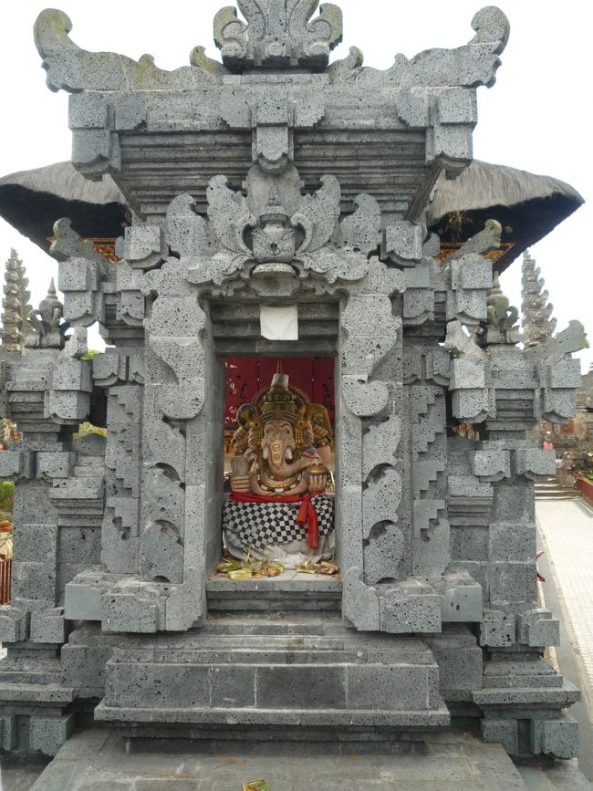 ガネーシャ神、商売繁盛の神様です。