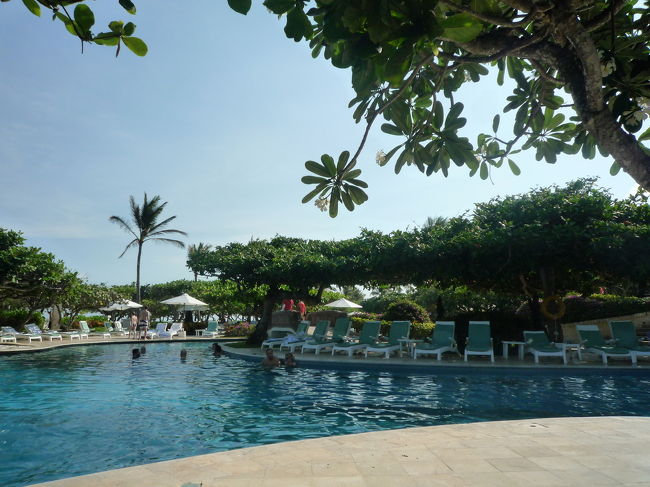 メインプールは広いですね～<br />