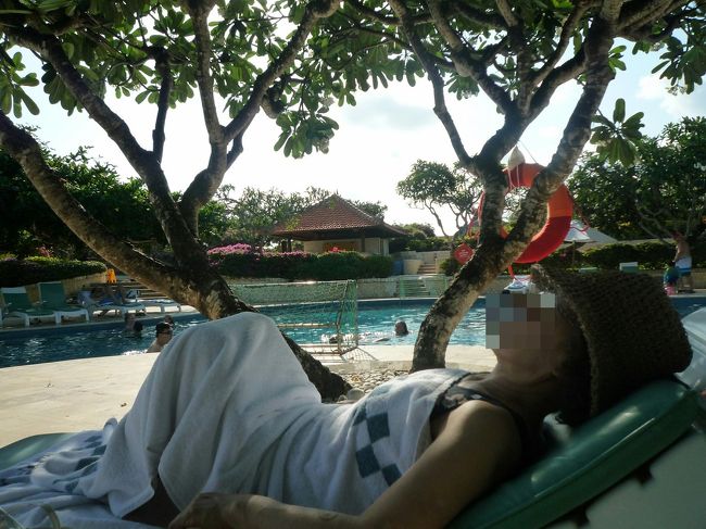 買い物疲れでママちゃんお昼寝中…<br />