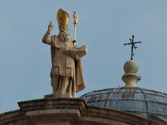 ドゥブロヴニクの守護聖人である聖ヴラホの像