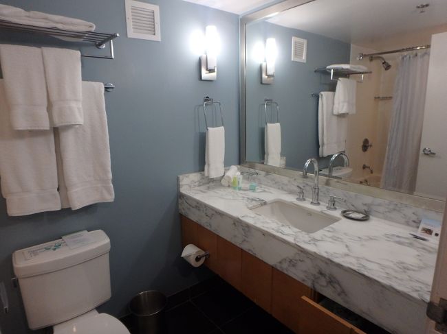 ユニットバス、まあまあ広め