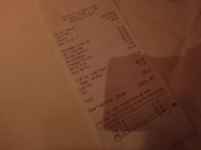 参考になれば<br /><br />レシートの一番下にチップ３択になってます<br /><br />あ、そうそう「ジャロアロ」特典でアペタイザーいただきました☆