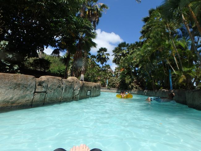 わたしのお気に入り～<br />フリーで使う浮き輪に乗って流されると気持ち良い～。