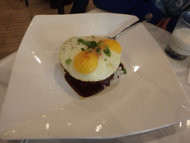 オーダーしたのは<br />ロコモコ<br />見た目よりボリューミー<br />お肉の存在感がGOOD