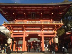 到着翌日、早朝から神戸散策。
まずは生田神社から。