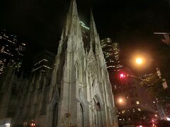夜のニューヨークも素敵です。