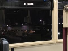 夜のモノレール　ひとり旅…