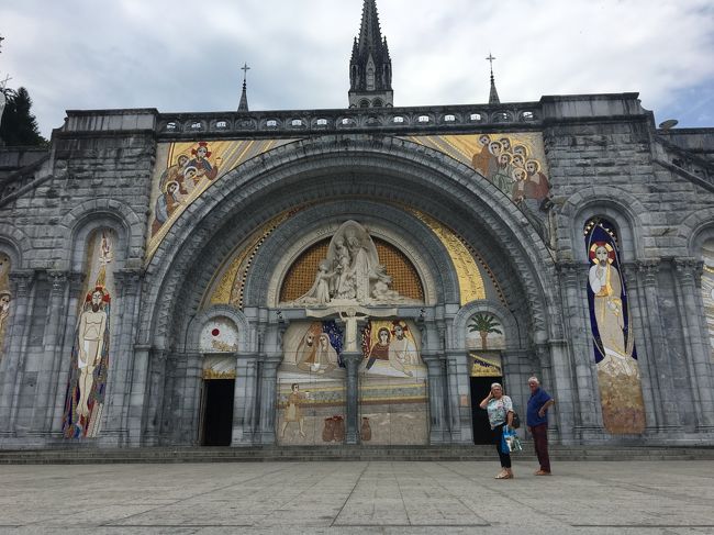 正面の外観<br /><br />