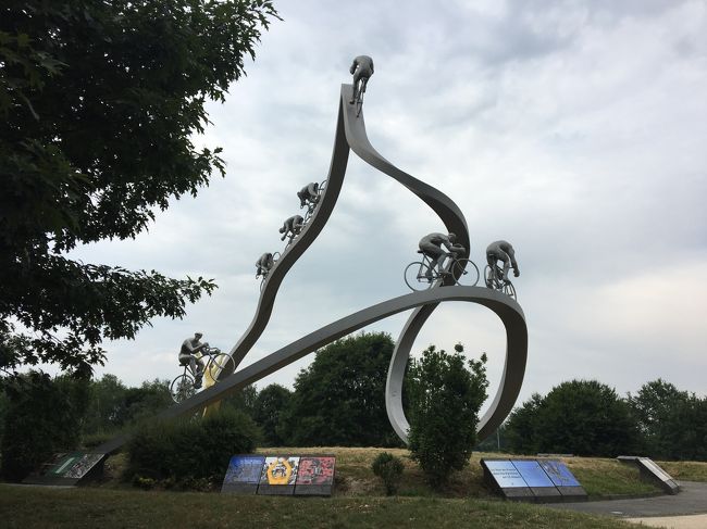 勿論ココはフランスですから、大変人気があります。<br /><br />ツールドフランスは自転車乗りだったら憧れですね。