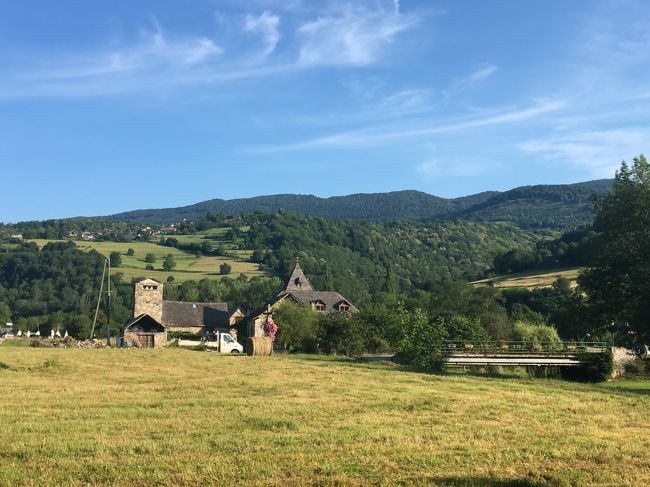 宿の脇は牧草地<br /><br />ここに住んでいたらストレスなんて無縁でしょうね～