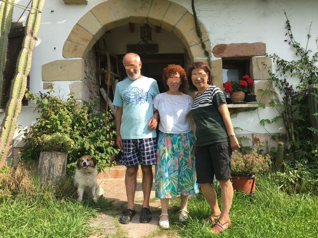 お父さんとお母さんとワンコ<br /><br />じゃあ、またね！