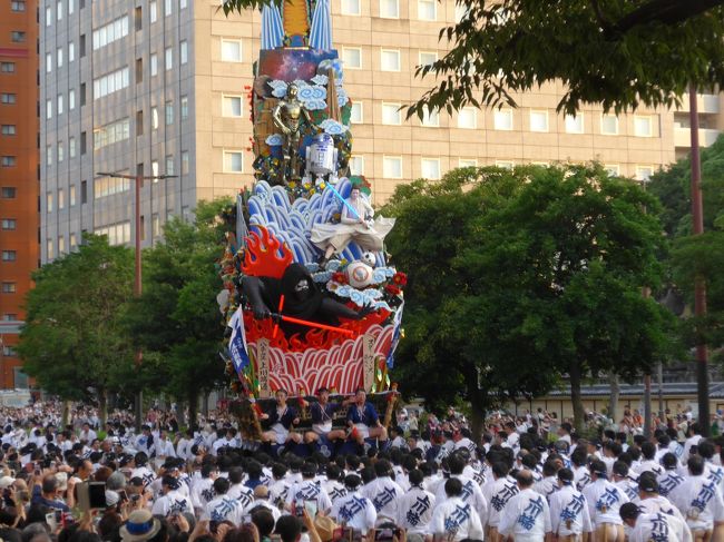 博多 祇園山笠の最終日 追い山を観ました 歴史があり勇壮 壮大そしてパワフルなお祭です 0 博多 福岡県 の旅行記 ブログ By Sakuraさん フォートラベル