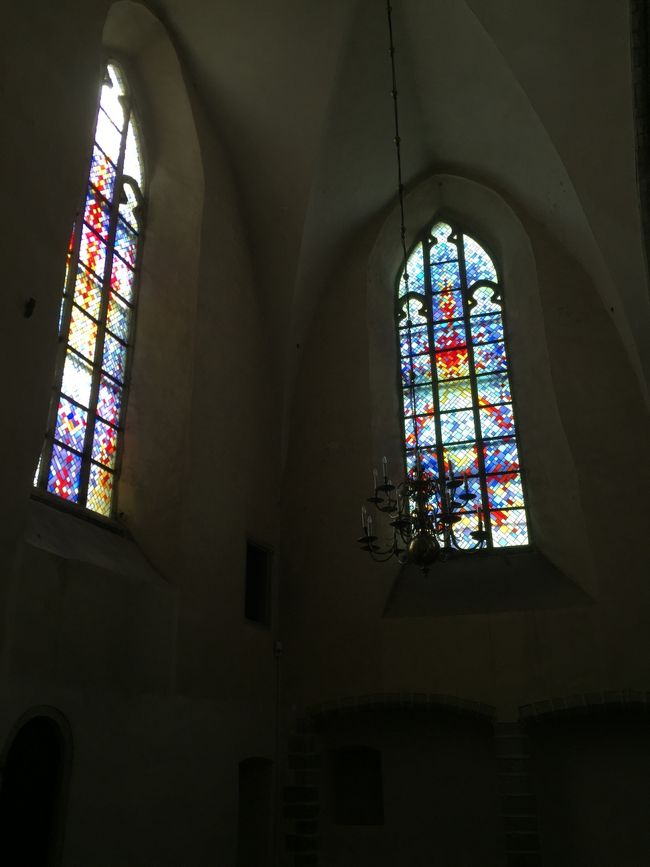 教会もこじんまりした所など数多くありました。<br />全体的に質素。ロシア教会は装飾が派手