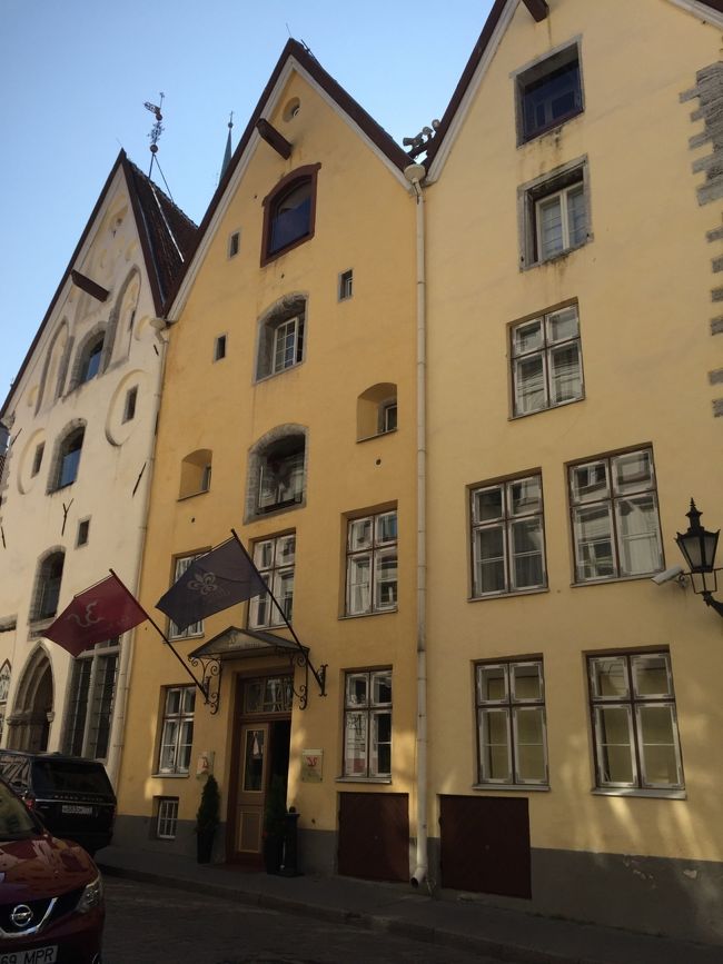 三兄弟の家だったか。三姉妹の家だったか。<br />現在では高級ホテル。