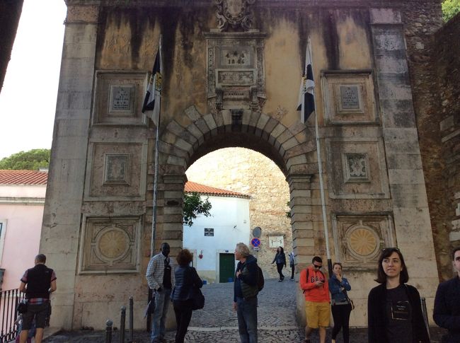 退城<br /><br /><br />最初、入り口がわからなくって、<br />メインエントランスじゃないところに行った時に<br />道を聞いた守衛さんがとても親切で、<br />かつ、観光客相手の周辺ナイスヴューポイントまでたくさん教えてくれたっけな<br />（〓＾ー＾〓）