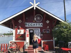 カフェ　レガッタで朝食です。