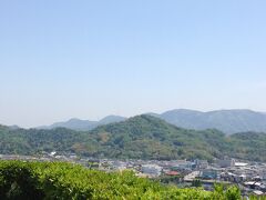 佐和山城跡です

戦国時代には、地形的にも軍事的にも政治的にも重要な拠点となりました。