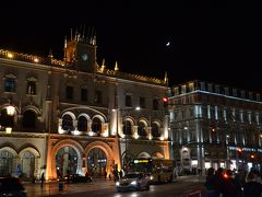 ディナーの後、ぶらぶらと散策をしてホテルへ戻る。
ロシオ駅が美しい。