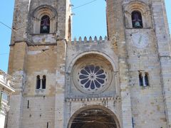 とっても暑い中、とっても遠回りをして(笑)、やっとカテドラルに到着。
だけど、その道中がとても素敵な道だった。

さすがにここは人が多い。