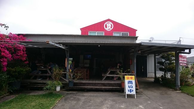 行くとそこには、オープンテラス的なお店が！？