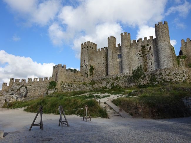 なんだか、野外劇場に良さそうな雰囲気だな、と思ったら…