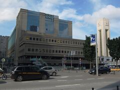 「ブリュッセル北駅」より、徒歩でホテル「Hotel　QUEEN　ANNE」へ（約15分）。