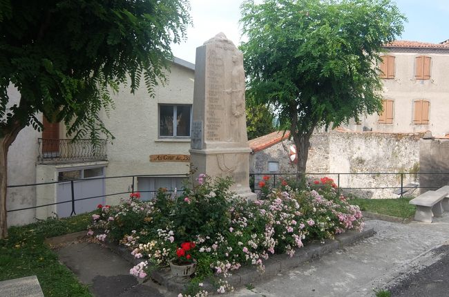 第一次大戦の慰霊碑　フランスの町・村には必ずといってよいほど見かける～