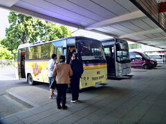 6月6日(火)。
ヴィリニュスのバスターミナルの窓口でトゥラカイ行きのバス乗り場を教えてもらい、9時15分発のミニバスに乗車。
運賃は1.7ユーロ。