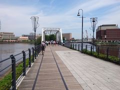 向かった先は汽車道です。