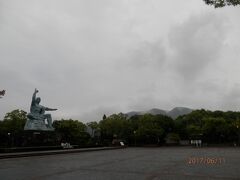 １７０６１１－０６０２．日曜。今朝は雨上がり。