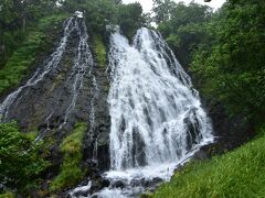 ☆Hokkaido-Shiretoko★

「オシンコシンの滝」
通り道にあるオシンコシンの滝。雨で水量は多い。