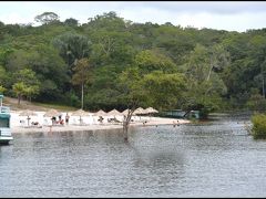 【ホテルAmazon Ecopark Jangle Lodgeの船着き場】

行ってきま～す～