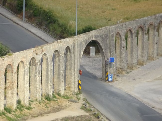 なんだろう(〓・(∵○∵)・〓)<br /><br />水道橋？