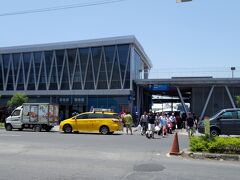 30分ほどで東港フェリーターミナルへ。

小琉球からは本島が見えるくらいの距離なので
あっという間に着いてしまう。
