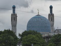 サンクトペテルブルグ・モスクです。ロシアはキリスト教（ロシア正教）が主要宗教ですが、イスラム教の立派なモスクがあるのは少し意外な感じもします。旧ソ連邦時代には南部のイスラム教を主体にした領域が含まれていたことの影響と思われます。