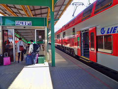 もっと乗っていたいヴィリニュスからのダブルデッカーは、定刻通りの11時37分カウナス駅に到着。